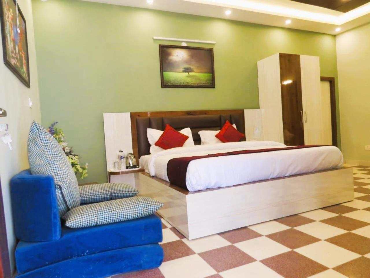 Hotel Haya Palace Nainital Exterior foto